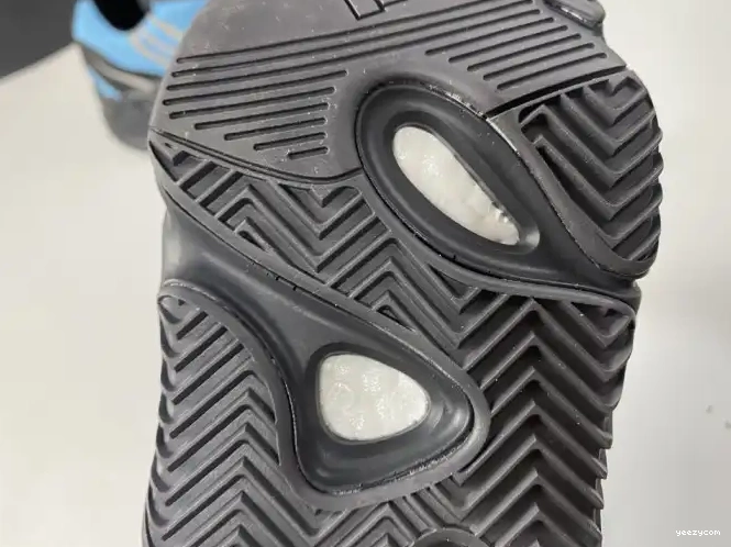 'Bright GZ3079 MNVN Cyan' Boost Yeezy 700 ADIDAS 0606